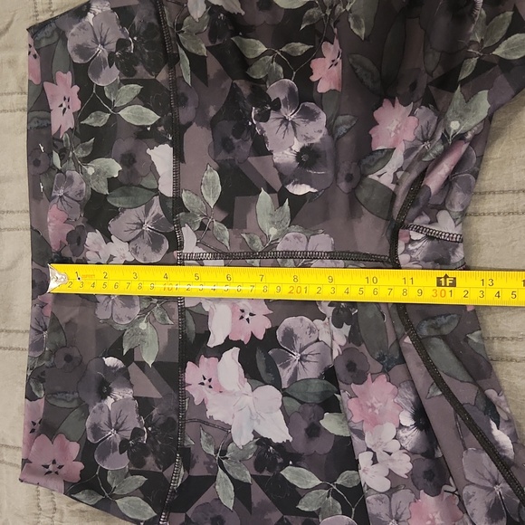RBX Women's Floral Leggings - Black and Purple Size XL, new Without Tags! - Picture 6 of 8